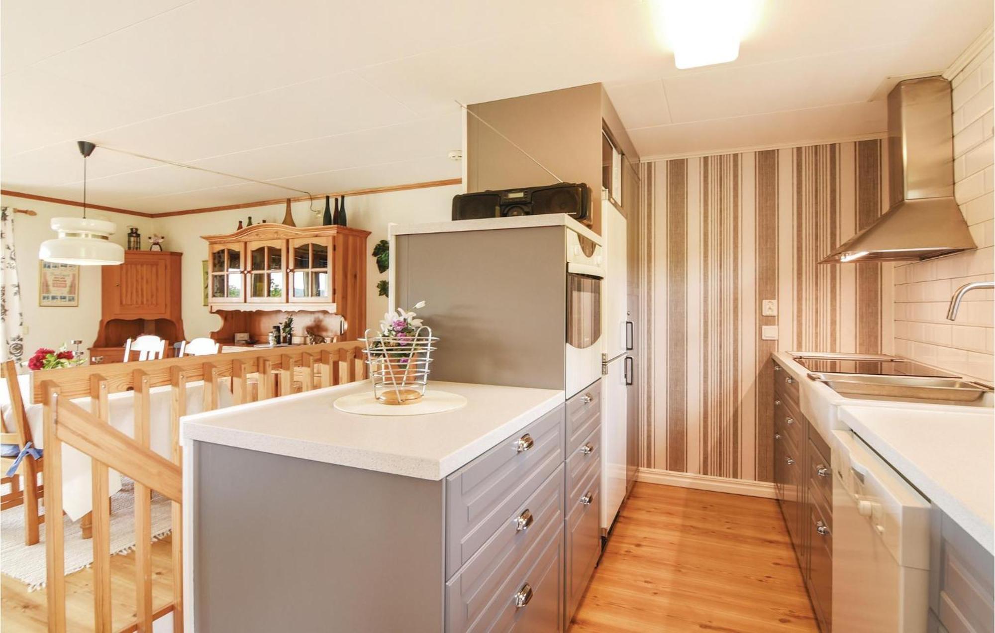 2 Bedroom Awesome Home In Svanskog Exterior photo
